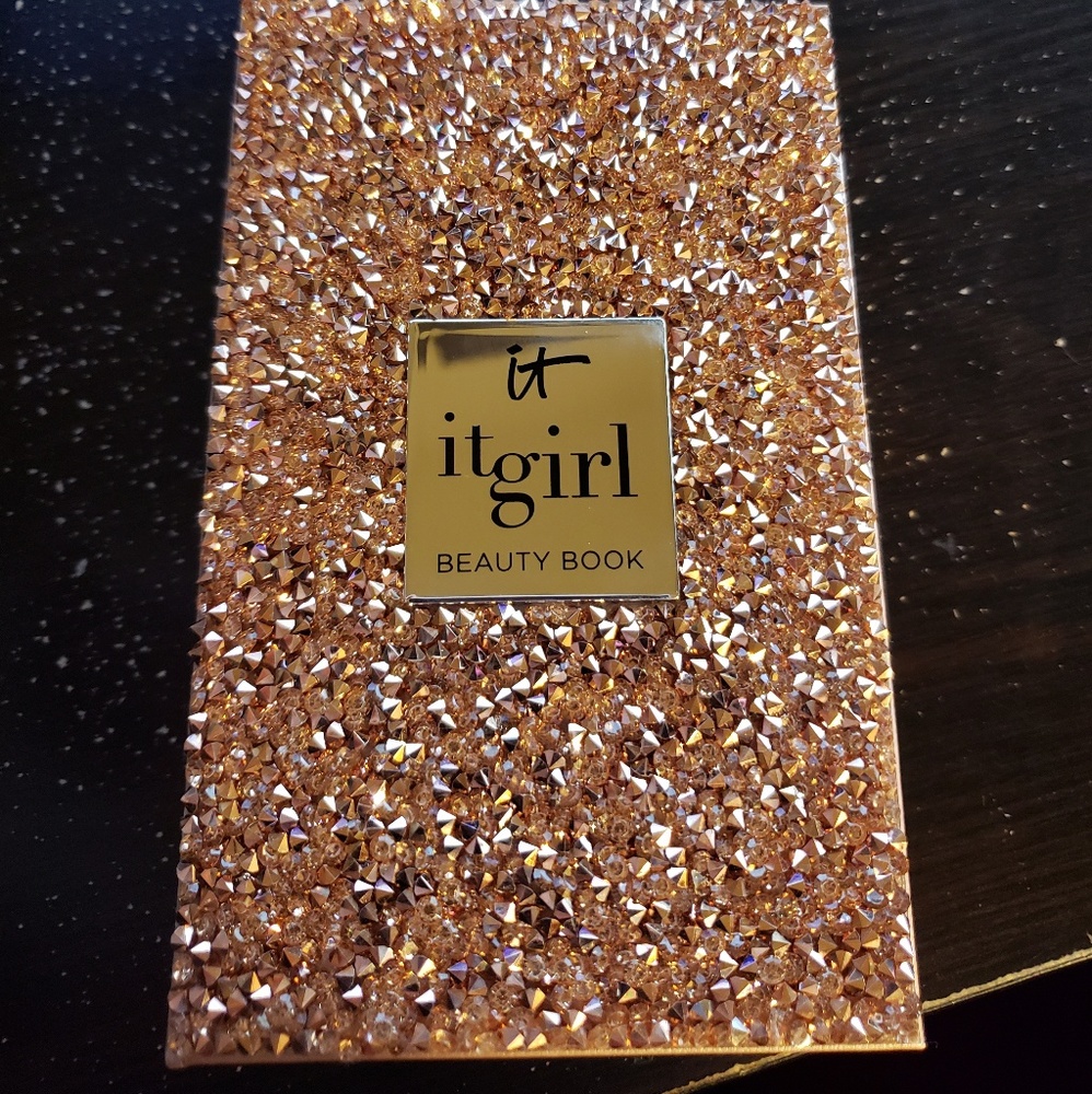 It cosmetics Itgirl Beauty Book Vol 2 NEW